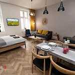 Inside - Centrum Апартаменты